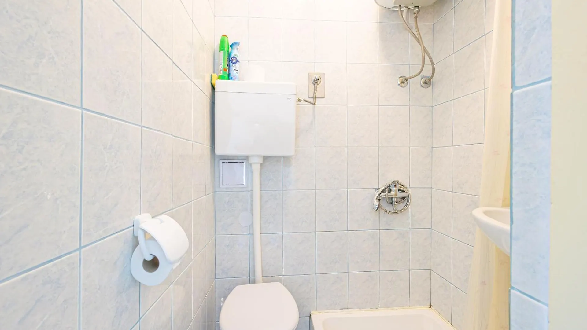 Apartments Naki - Terrace & Free Parking Slatine 0*,  Croatia
