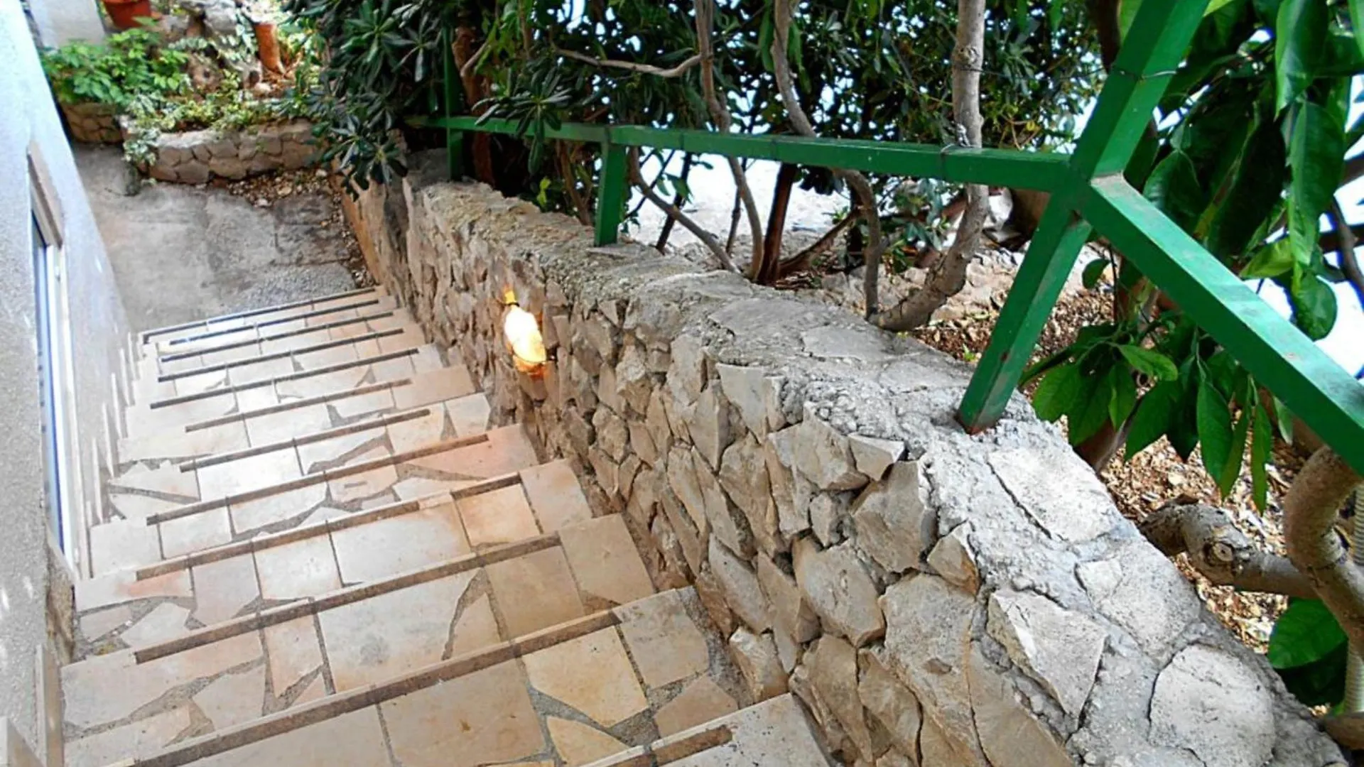 Apartments Naki - Terrace & Free Parking Slatine 0*,