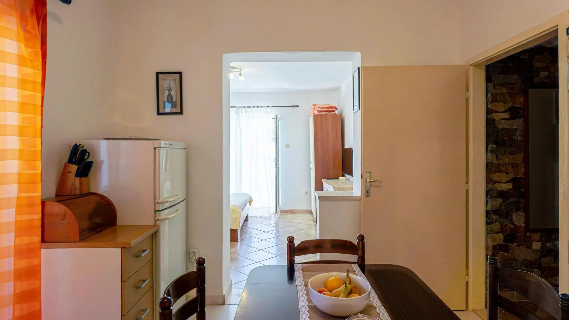 Apartments Naki - Terrace & Free Parking Slatine